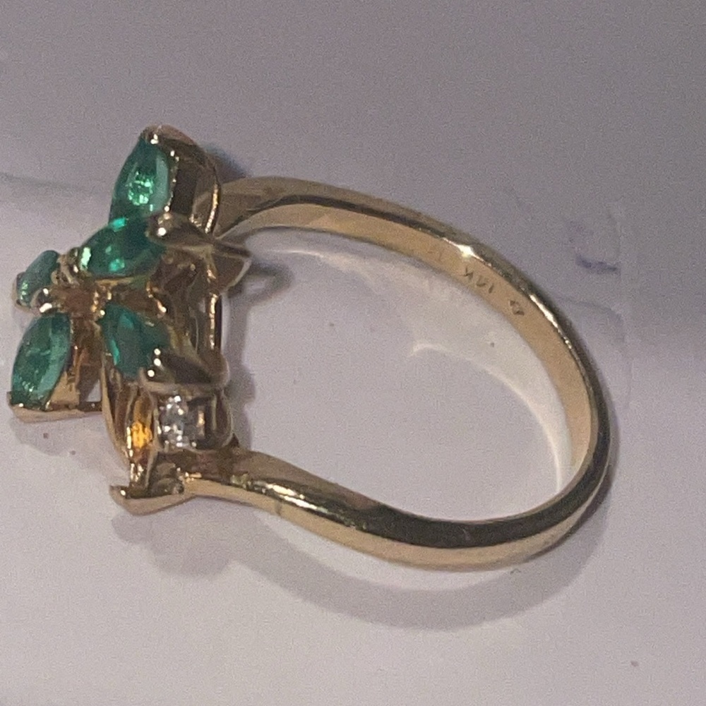 14K Gold C Ring  Emerald Floral Design 1 pedal stone missing stones sizable